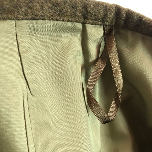 ๐ Banana Republic ๐ 100% Wool Blazer & Skirt Set - Picture 12 of 14